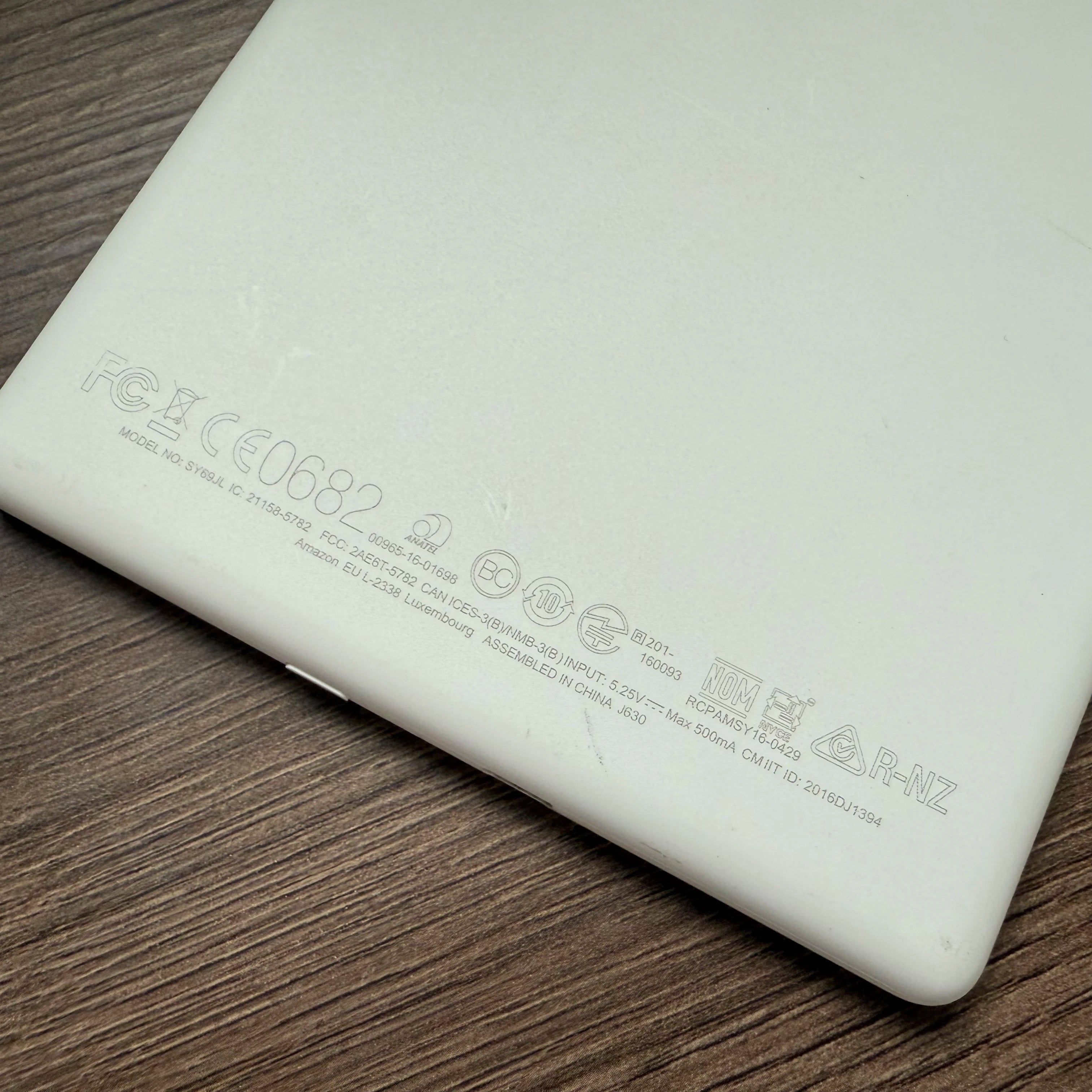 Kindle 8th Gen – L’e-reader pratique et léger pour les passionnés de lecture